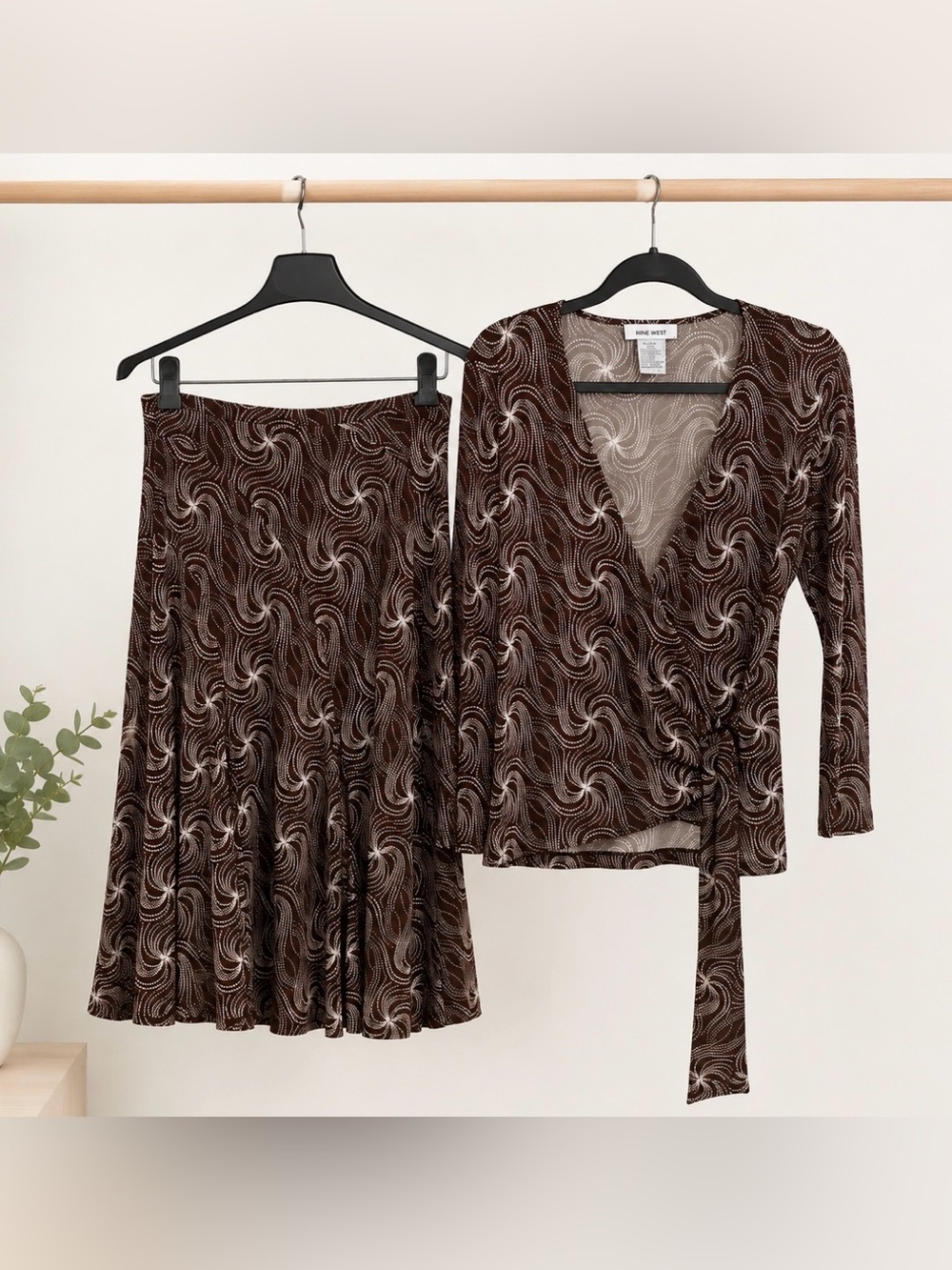 NINE WEST SKIRT & TOP. Chocolate/white pattern outfit. Large.